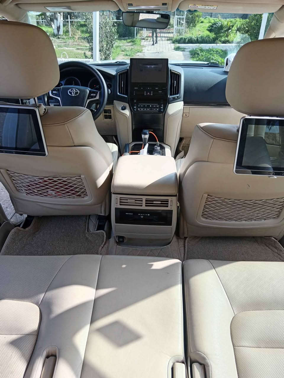 جسكاره مويل 2021
ماشيه 60حقيقي
موصفات 1علا1فول موصفات
ضرر قطعتين بونيد وجامرلغ  بدون دواخل 
تواصل علا الرقم *********** Singapore
