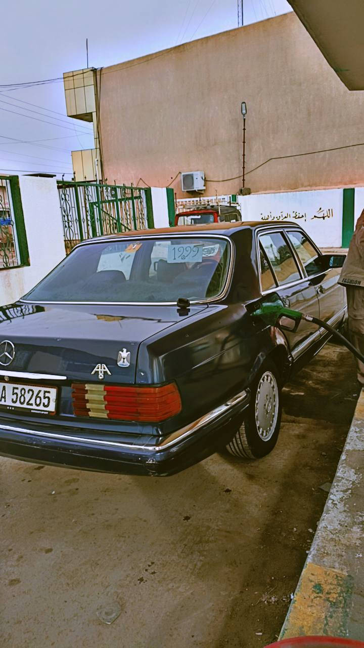 سلام عليكم مارسيدس رئاسي مديل 88بس محدث 90 مكينه وكير 300بطه حاويه تايرات جدد رقم ديالئ تبريد شغال صدر خلفي امامي جديد مكاني ديالي رقم *********** السعررررر 45 وبيها مجال الشراي
