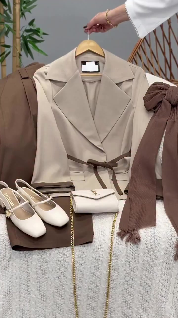 فخامه رمضانيه بأطلاله ونزاكه جميله
مخور رمضاني  😍
قماش دابل ايطالي الأصلي 
قياسات 36,38,40,42,44,46,48 
السعر 35الف


**إذا كنت صاحب هذا الإعلان وتريد حذفه لأي سبب، رجاءا أرسل رسالة إلى الدعم الفني**