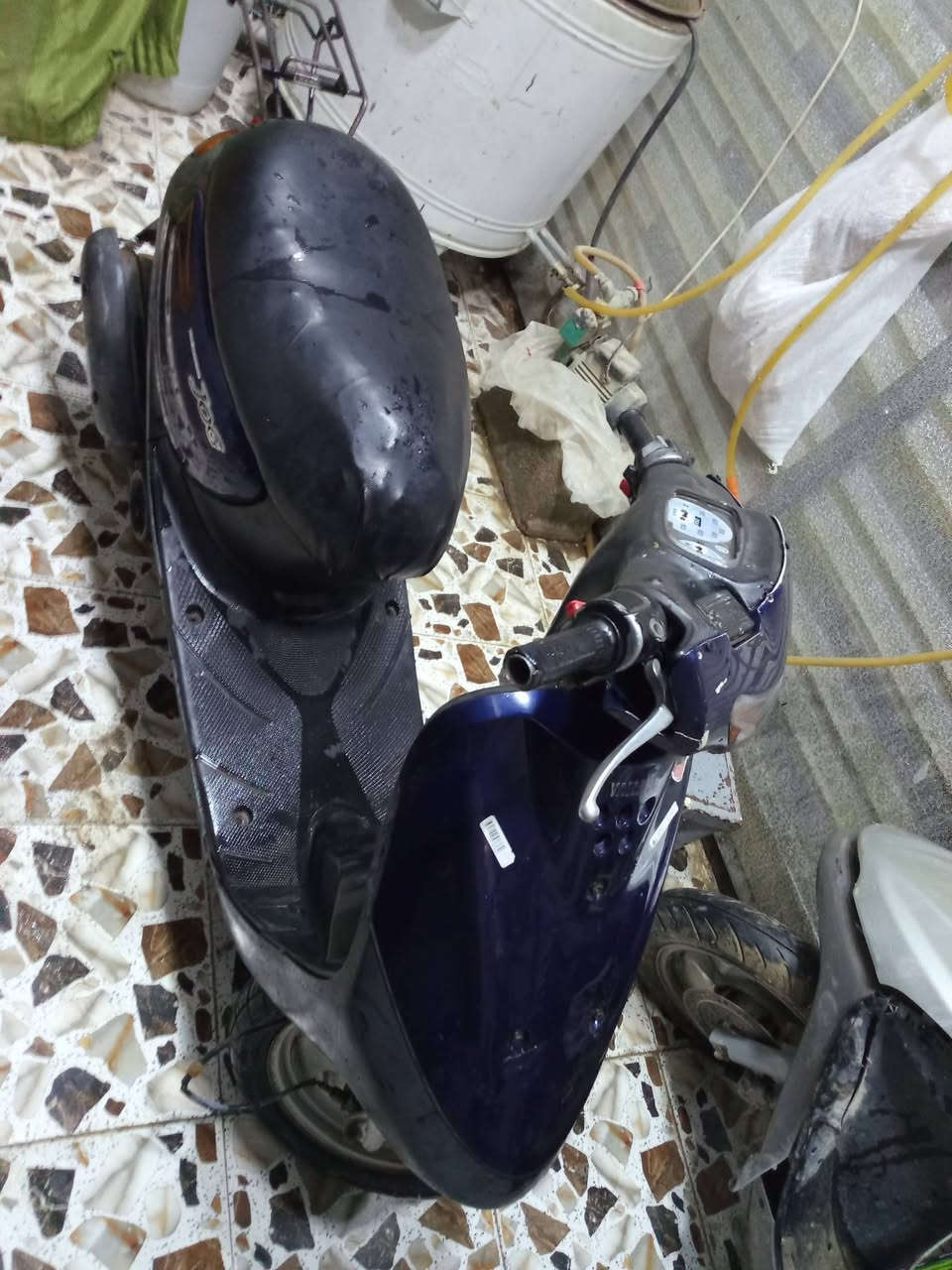 السلام عليكم دراجه ستين للبيع الدراجه طافيه ابيع كوم حديد سعره 125 وبيه مجال مكان بغداد دوانم الشرطه الخامسه ***********
