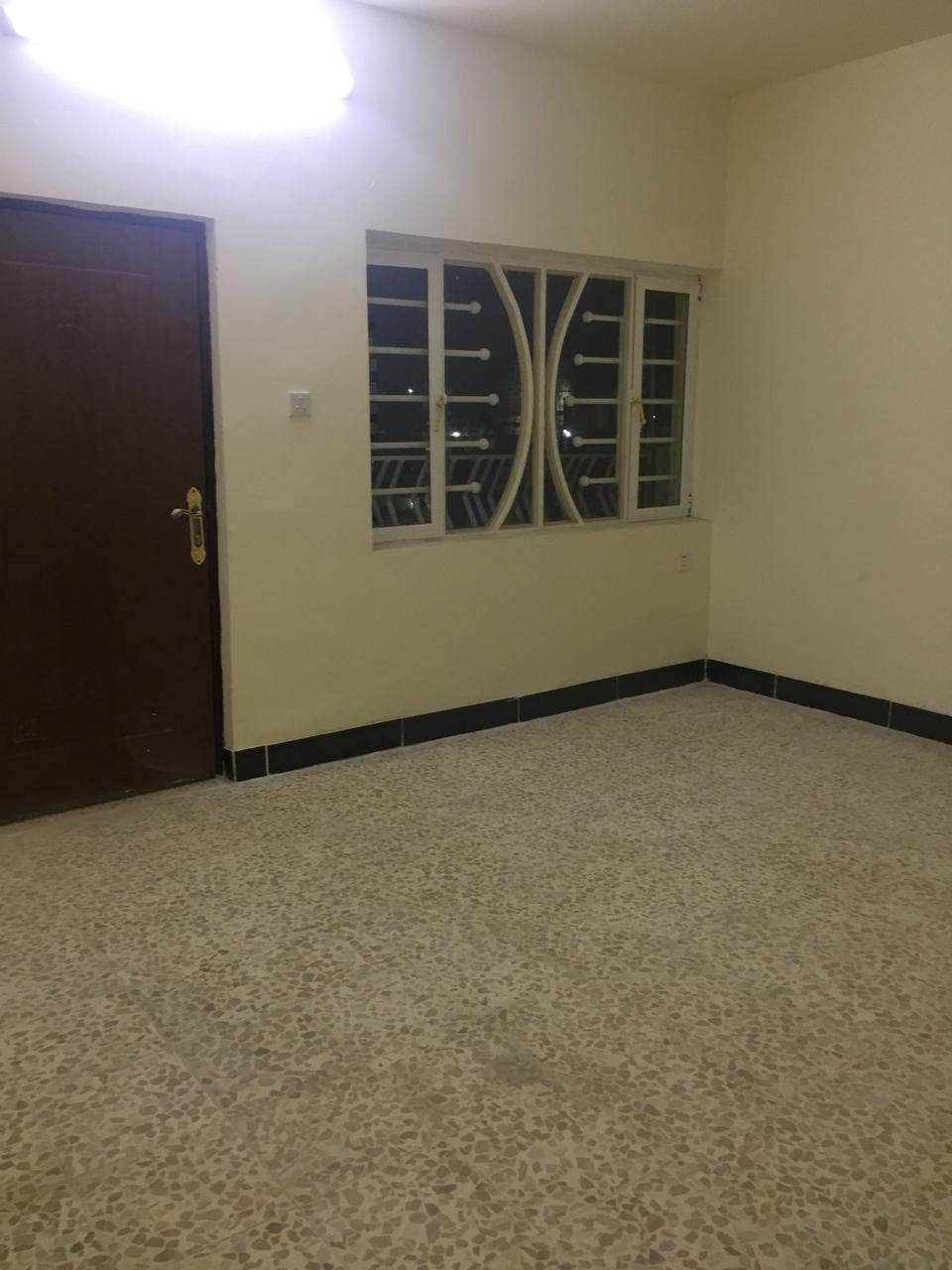 بيت طابق ثاني للايجار 100م زيونة 718 يحتوي على صاله ومطبخ وغرفتين وخدمات الايجار 750 الف الاتصال على الرقم ***********
