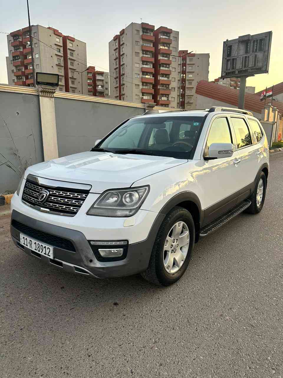 السلام عليكم كيا مهاڤي موديل 2014 خليجيه وكاله مكفوله من اي نقص ومن الضربه والصبغ 
فقط بارد بل جاملغ امامي 
 فول مواصفات 
فتحه سقف 
مري شفط 
كشنات كهرباء +جاد + تدفئه تبريد 
فور ويل 
7 راكب 
كاميرا خلفيه 
ثلاجه داخليه 
رقم بغداد بأسمي
سياره بغداد 
سعر 153
رقمي ***********
