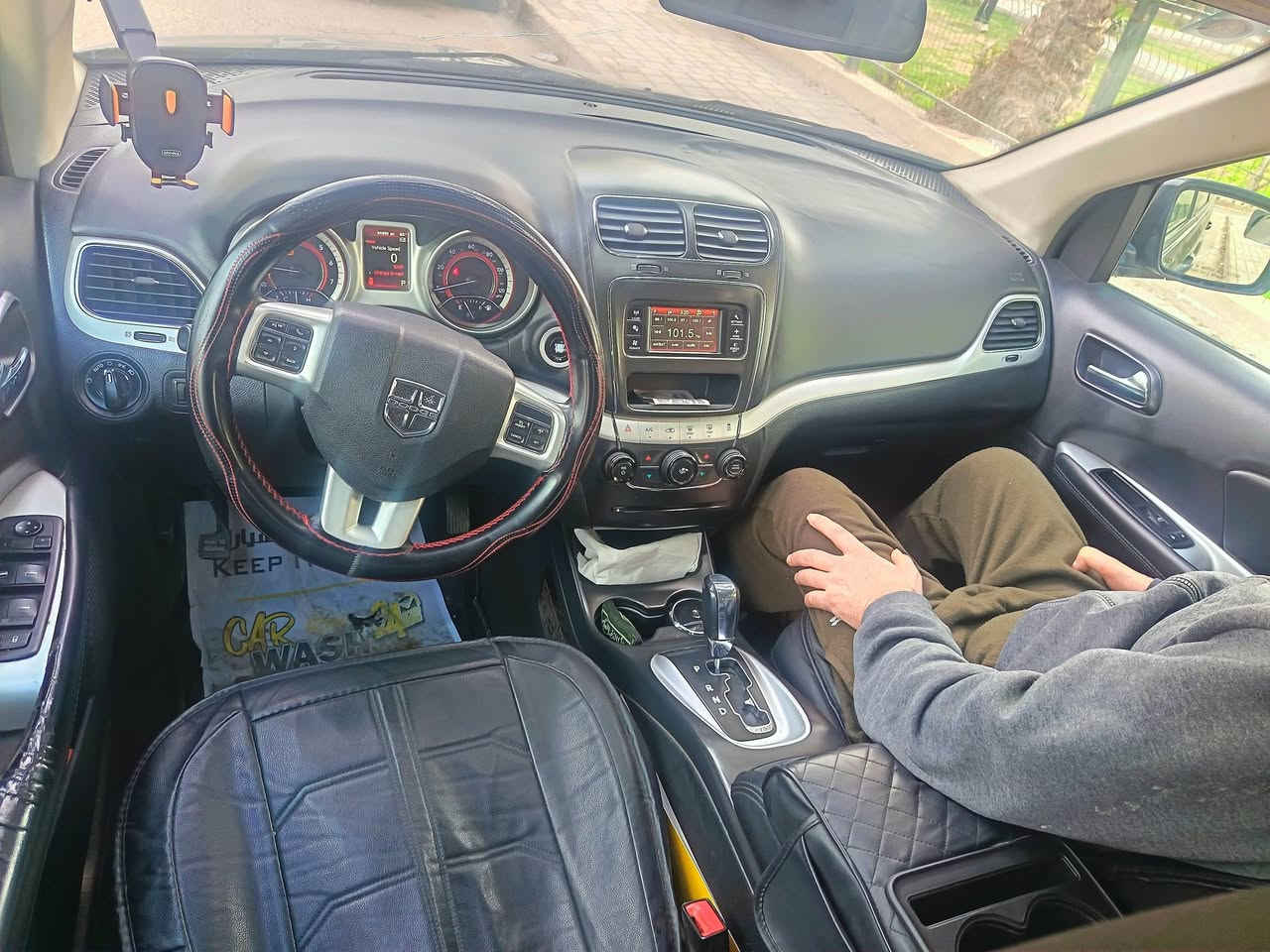 ☐ سلام عليكم
☐ دوج جورني موديل 2018 –
☐  اللون أسود ملكي 🖤
☐ ماشيه 64 ألف ميل فقط 
☐ بصمه أبواب بصمه تشغيل 
☐ لايت زنون اصلي عالي 
☐ شاشه كاميرا دواره 
☐ فول تحكم استيرن 
☐ مري كهرباء 
☐ ادامه كامله من دهن ومي راديتر 
☐ سيارة نظيفة جداً استخدام شخصي، تبريد قوي، جاهزة للاستخدام فوراً بدون أي مصاريف، 
☐ حادثها بس باب عكس السائق 
☐ مكينه كير مكفولات وعلى الفحص
☐ محرك 2400 VVT المرغوب
☐ 7 راكب تخم تاير جديد صدر امامي وخلفي جدد باتري جديد 
☐ 💰 السعر: 130  وبيها مجال للشراي او مراوس حسب القناعه 
📍 مكاني البياع حي التراث تقاطع الربيعي وباسمي رقم انكليزي الجديد 
☐ 📞 الاتصال المباشر او:واتساب  ***********
