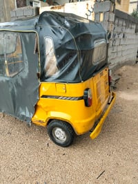 تكتك TVS King للبيع بحالة جيدة، يحتوي على غطاء حماية يقي من الأجواء ال...