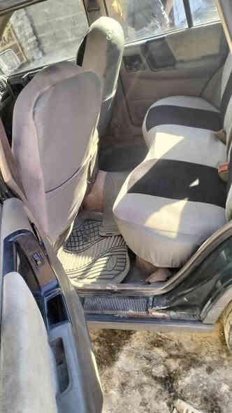 سلام عليكم جيب شيروكي موديل 1994مكفوله لاضربه ولاصبغ عدخشم الجاملغ الامامي موضح  بالصورة الباقي كفاله عامه مكينه وكير حاويه هسه شادهن تخم تاير كهربائيات كلها شغاله شاشه سماعات مضخم الصوت صدر امامي جديد والخلفي بس الاكسل بي صوت السعر 48وبيها مجال بغداد الحبيبيه قرب مستشفى الاولاده موبايل ***********
