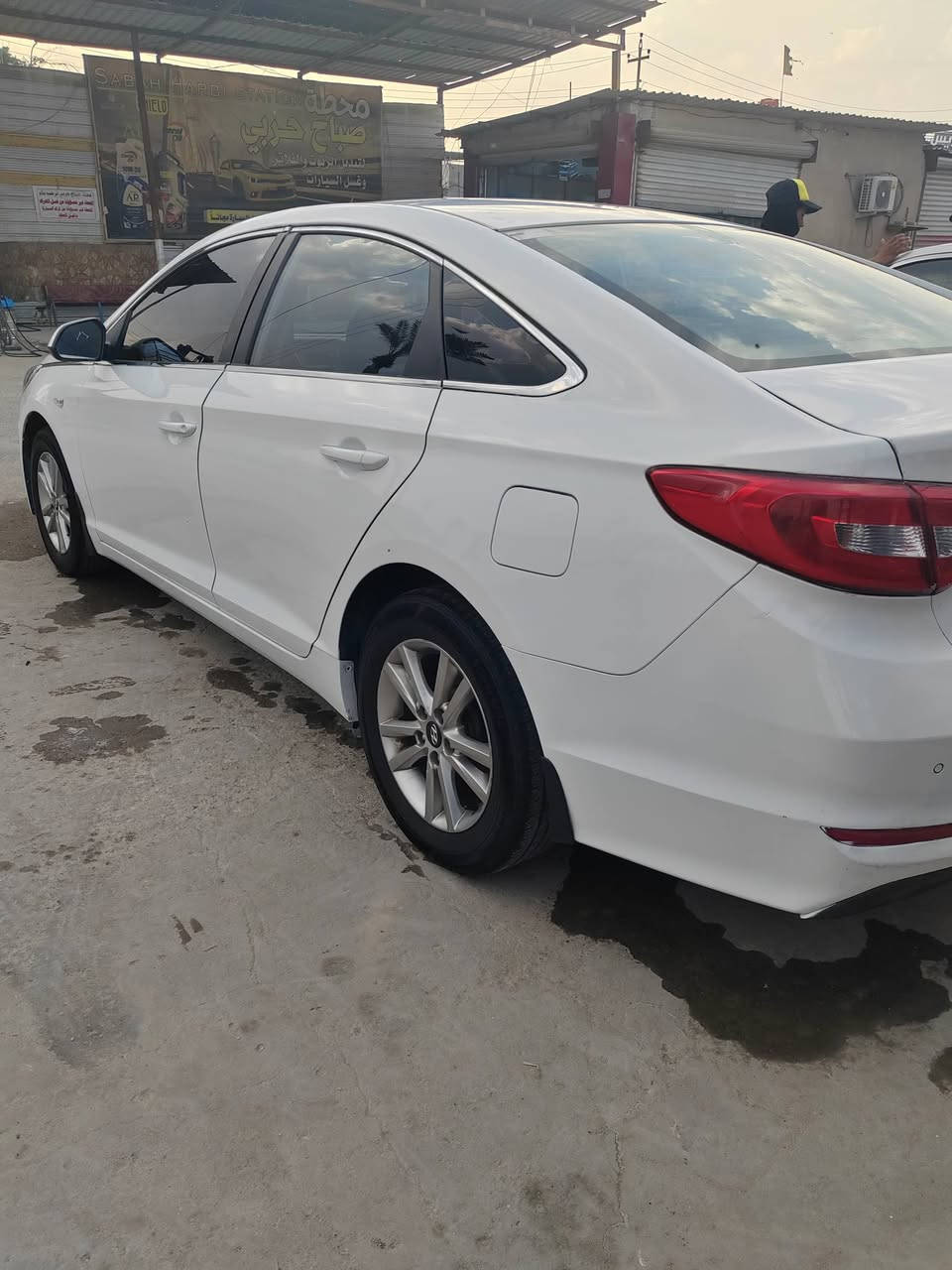 السلام عليكم سوناتا كارتون السياره جديده دخول جديد ادوات تبريد حداديه تخم تاير مكينه كير ويلات كله جديد رقم وسنويه شمالي حساسات خلفيه اي نقص ما بيها موديل 2017 غاز ابلاد كصه جنطه شاشه كامره العنوان البصره استفسار ***********
