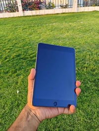 ايباد ميني ٥ • ٦٤ • نظيف ٩٥٪
