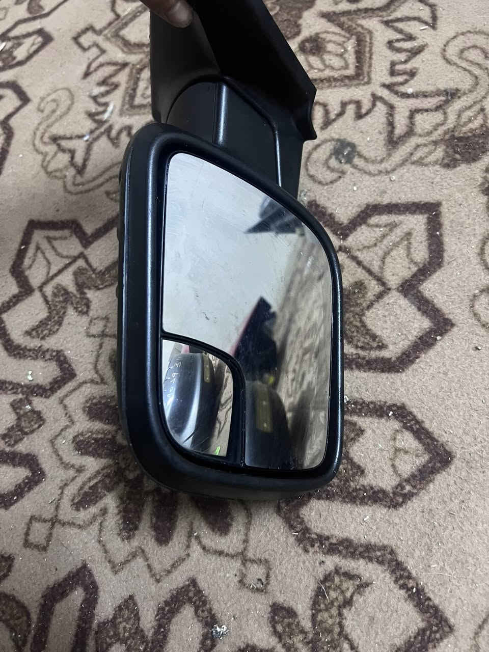 سلام عليكم مرايه فورت اكسبلور اصلي تفصيخ عنوان بغداد أكو توصيل جميع المحافظات

***********
