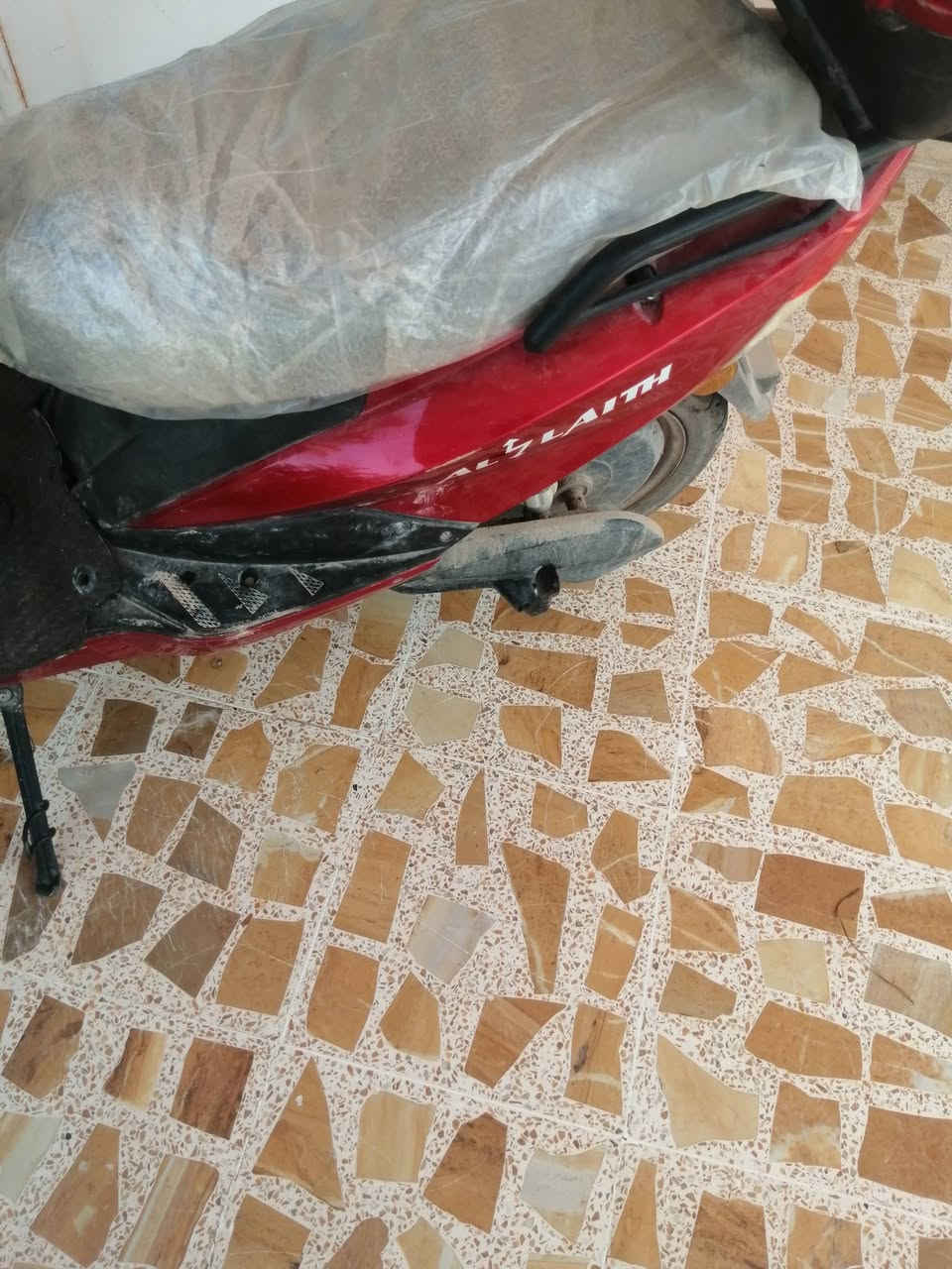 موطور كهربائي ولله جدا راقي أخذته 1400. مليون واربع مئة الف للبيع رايده 500 وبي مجال بي 6 بطاريات  امبي ثري لايتات عالي وناصي اضويه حساسات كله شغال سرعه 60 ع الفحص بي 6 بطاريات اثنين منهن ضعيفات الي ياخذه اخصمله من السعر  ويشتري جدد ولله خير من الله فقط البطاريات واذا اتريد متشتري هم يشتغل يكفي الشحن يومين.


**إذا كنت صاحب هذا الإعلان وتريد حذفه لأي سبب، رجاءا أرسل رسالة إلى الدعم الفني**