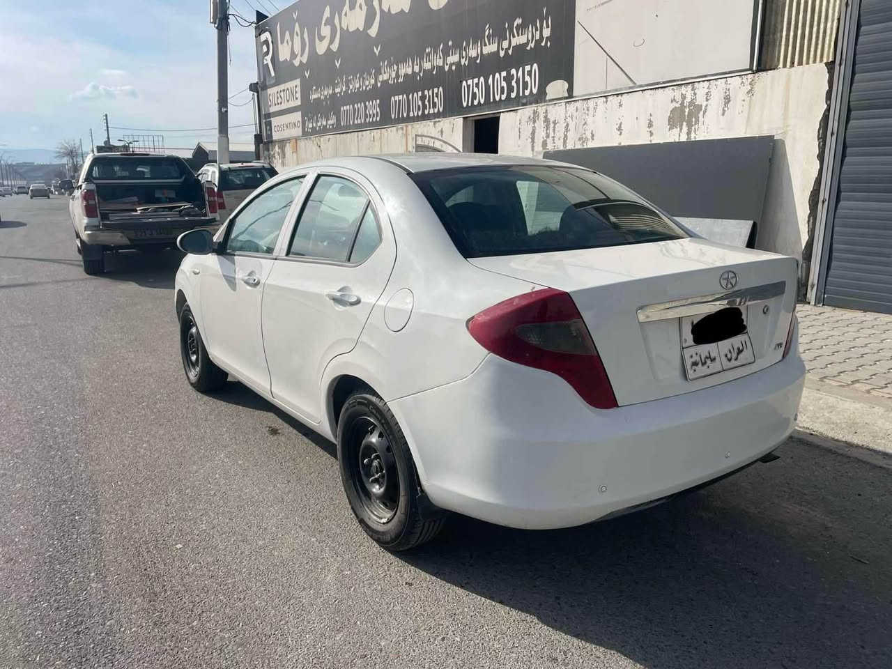 فروشتني خيرا
(***********فايبه رو وتساب)جاك 
٢٠١١
مه كينه زنجير
گيرعادي
گيرو مه كينه ي به شه رت نه كراوه ته وه
٤تايه ي تازه م بوم به ستوه
٢بارجه و په له يه كي بوياخه
ره قه م سليمانيه
به شه رتي تحويل و غرامه
سعري39$وه ره قه
***********
*********** السليمانية, العراق
