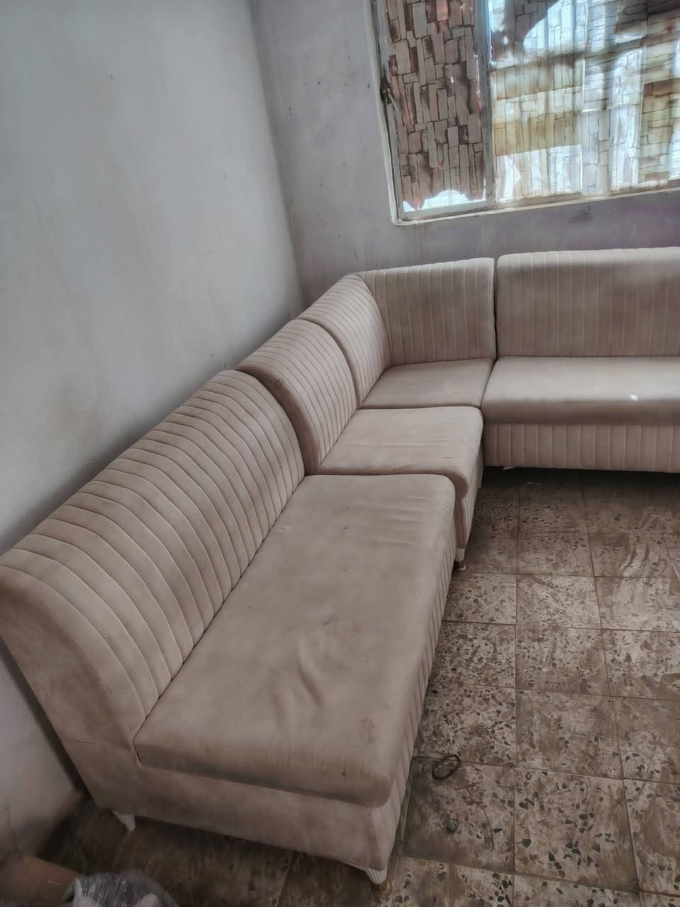 ديوان ١٠ نفرات  وياه ٦ مقاعد. و مفرش قديفه
السعر ١٧٥


**إذا كنت صاحب هذا الإعلان وتريد حذفه لأي سبب، رجاءا أرسل رسالة إلى الدعم الفني**