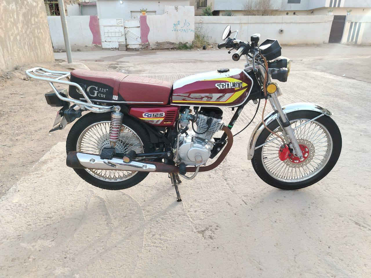 سلام عليكم ورحمة الله وبركاته
تايكر للبيع موديل 2024مكانها واسط الأحرار 
السعر 575وبيها مجال الخاص مغلق ***********
