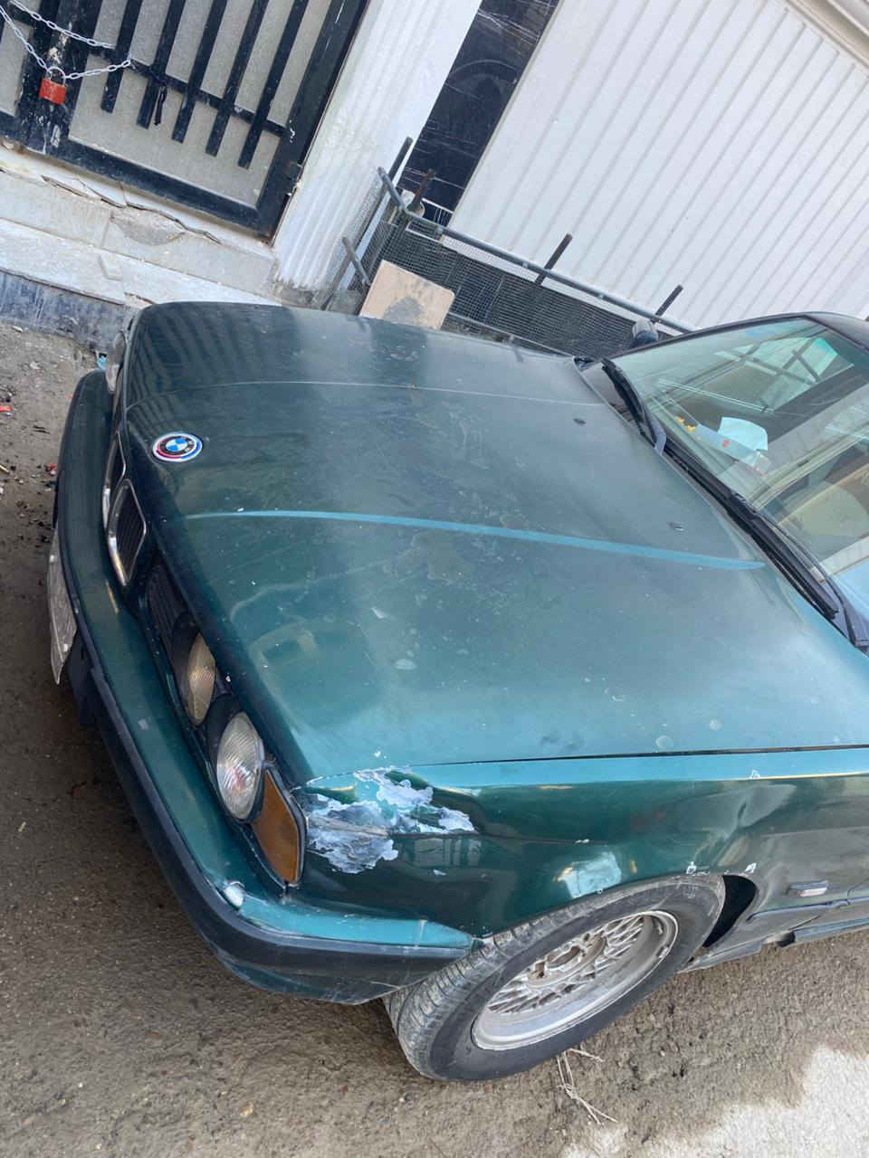 السلام عليكم BMW للبيع او مراوس حسب القناعه موديل 91 محرك مسكر كير اوتماتيك حداديه نص عمر السعر 35 وبيه مجال للستفسار اتصل على هاذا الرقم ***********
