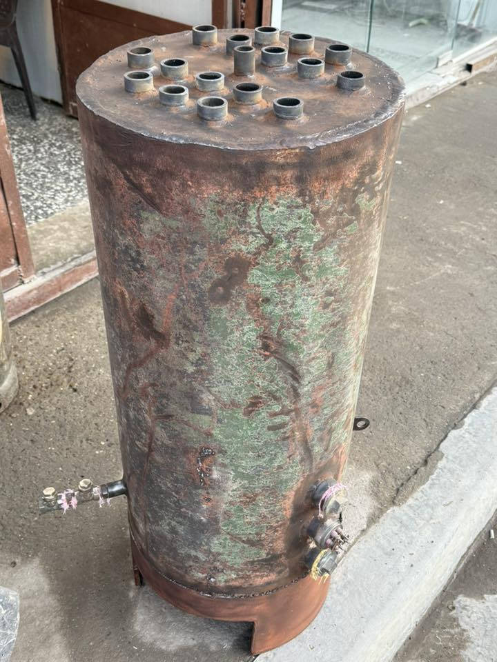 السلام عليكم ورحمة الله وبركاته بيلر للبيع مستعمل موسم واحد غاز +كهرباء بسعر مناسب العنوان بغداد الغزالية 
للتواصل :***********
