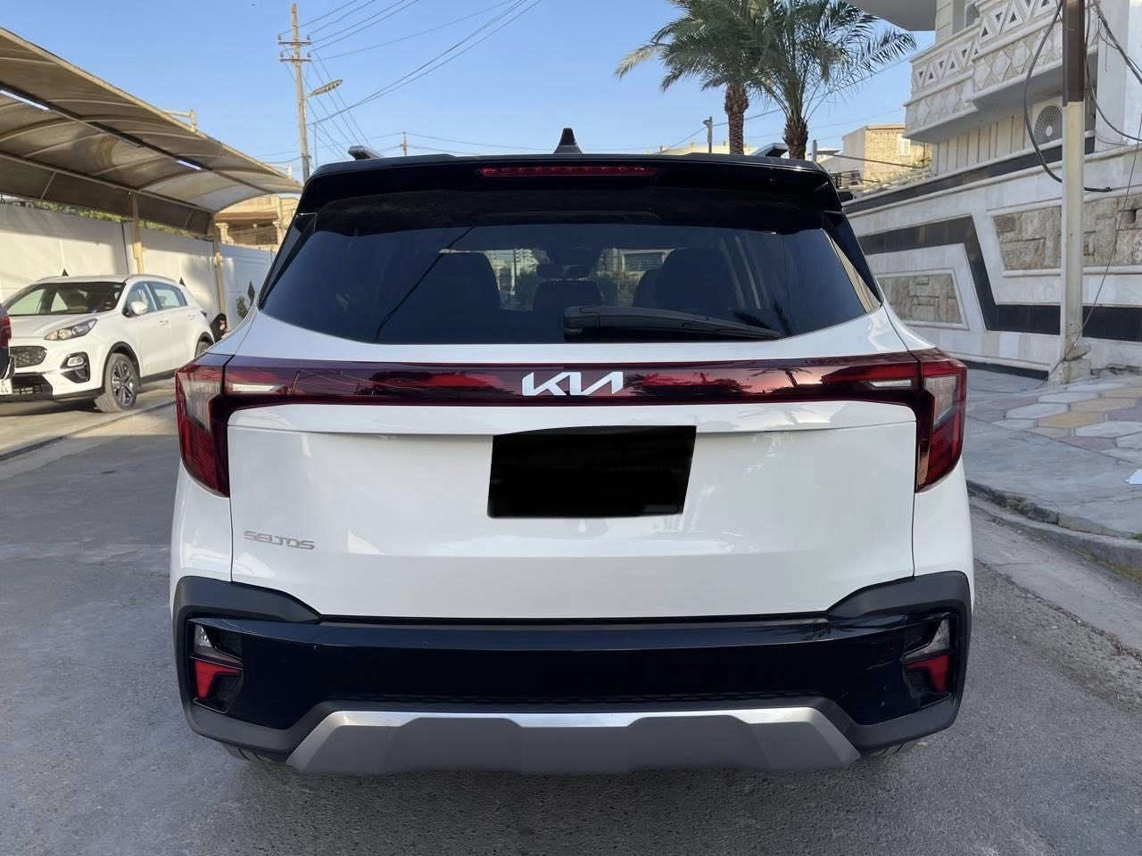 كيا سيلتوز 2024
واود امريكي 
لولين السياره 
فول مواصفات للاخير عدا الفتحه
بصمه 
جلد
رادار
كامره
مفول السياره 
بيه جاملغ وبنيد تبديل
والباقي كفاله
السعر 180 وبيه مجال 
رقم بغداد تحويل ثاني يوم بأسمي 
مكان بغداد الكراده ساحه الواثق
***********
