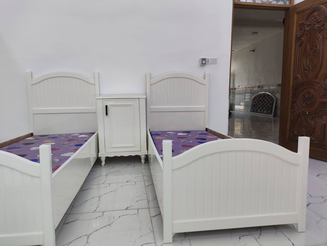 السلام عليكم تم تسليم طلب الزبون
غرفه شبابيه ام 4ابواب نجاره عراقيه الموديل 
التركي صاج خمسه ملم وجهين 
الصبغ حراري مال سيارات 
نشتغل حسب الطلب كل الموديلات التركيه 
نجاره علي كاضم بابل الحمزه الغربي 
واتساب ***********
