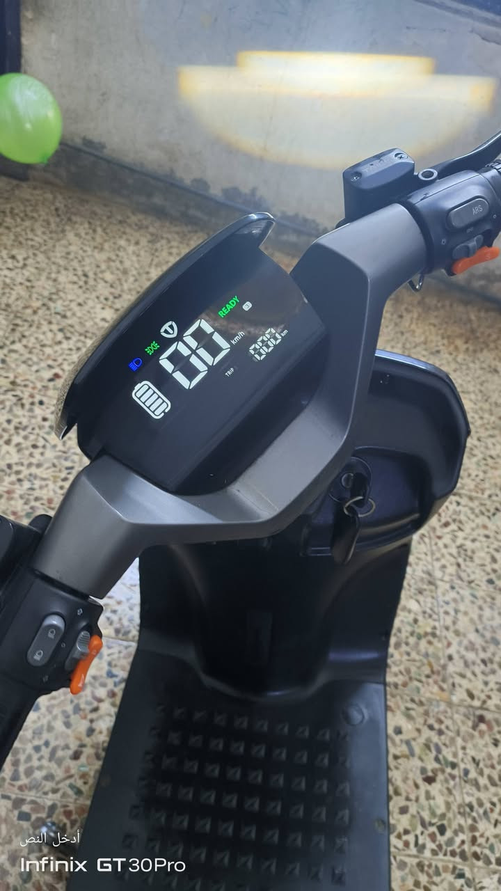 سلام عليكم عيني دراجه شحن للبيع  ملف 1200  نقص هورن وستان تعليك السعر 550 وبيه مجال العنوان شارع الكفاح فضوت عرب الاستفسار الرقم ***********
