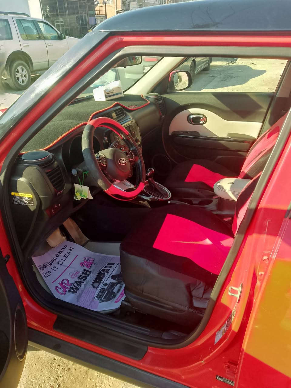 السلام عليكم كيا صول موديل 18 رقم بغداد وارد كندي محرك 2000  مكان السيارة بغداد الشعب سنويه لغاية  29  السعر 130 بيه مجال بسيط للاستفسار الاتصال على الرقم التالي ***********
