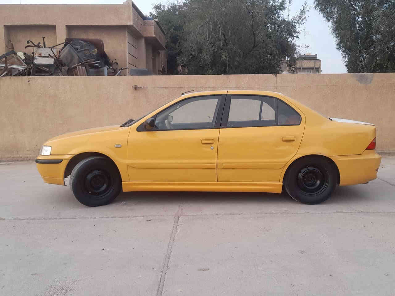 السلام عليكم سمند سورن مديل 2011 للبيع مكاني واسط سنويه مانافذه لل27 رقمها ميسان مصفره غرامات وهيئه ترهم مراوس او بيع شراي اتصل السعر 26وبيها مجال ***********
