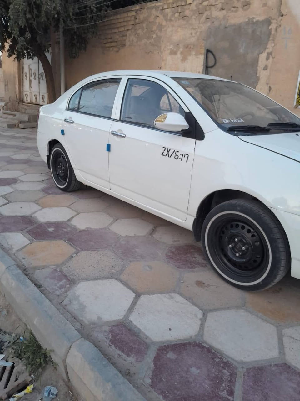 السلام عليكم 
ليفان ٢٠١٣سياره بسمي 
سياره جاهزه تخم تاير مكينه كورله شرط 
كهربائيات شغاله تبريد ضربه بيها جاملغ أمامي 
العنوان ناصريه ناحيه الفظليه رقمي 
***********  السعر ٤٥ بيها مجال
