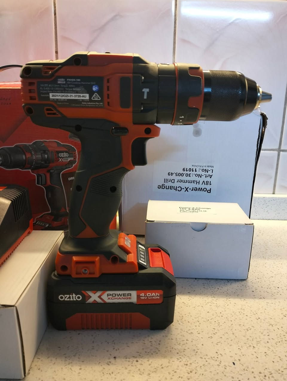 سلام عليكم دريل اوزيتو (انتاج شركة انهل) همر طوبة حديد بكج متكامل مع بطارية 4امبير و شاحنة سريعة للتواصل واتس ***********
