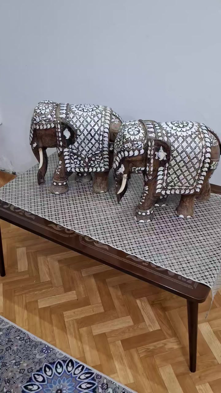 سلام عليكم اخواني الأعزاء 
عندي ذني الفيلة زوج خشب صاج مطعمات بعاج او هيج شي مو صبغ هذا الابيض 
وزن الواحد تقريبا 12 كيلو
الطول 40
وعرض 40 
واحد منهن بيه فطر مثل ما موضح بالفديو 
#ملاحضة الفطر ما مبين 
اعلى سعر ابيع وبالله يرضى بيه ما اعرف سعرهن اني


**إذا كنت صاحب هذا الإعلان وتريد حذفه لأي سبب، رجاءا أرسل رسالة إلى الدعم الفني**