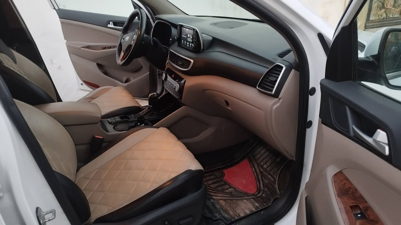 السلام عليكم موديل 20شركة الكاصد رقم بغداد بسمي مكفوله بيه ملاحظتين فقط طخة زغير بين  البابين من جهة العبري ومامصلحه وبارد خمس سنتيمات بالجنطة الباقي مكفوله ماشية 124 السعر 200 موبايل***********
