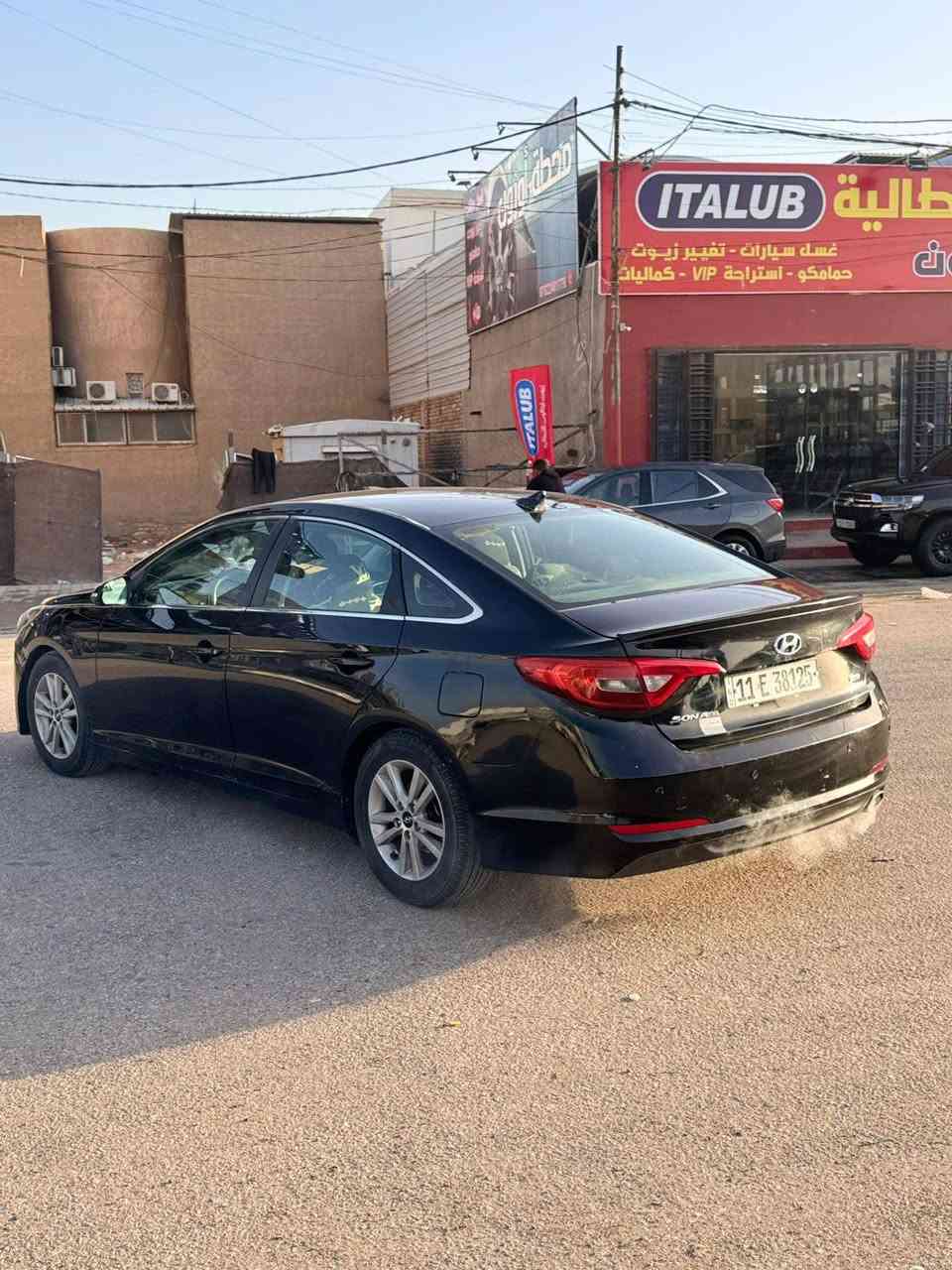 السلام عليكم ورحمه الله من رخصه الادمن 
سوناتا بغداد 2015 حادثها مرفق بالصوره 
محرك 1600تيربو
شاشه كاميرا دواره تحكم سيترن كشنات كهربائي 
السياره عايزه فريز والباقي خير من الله 
السعر 105وبيها مجال قليل
***********
