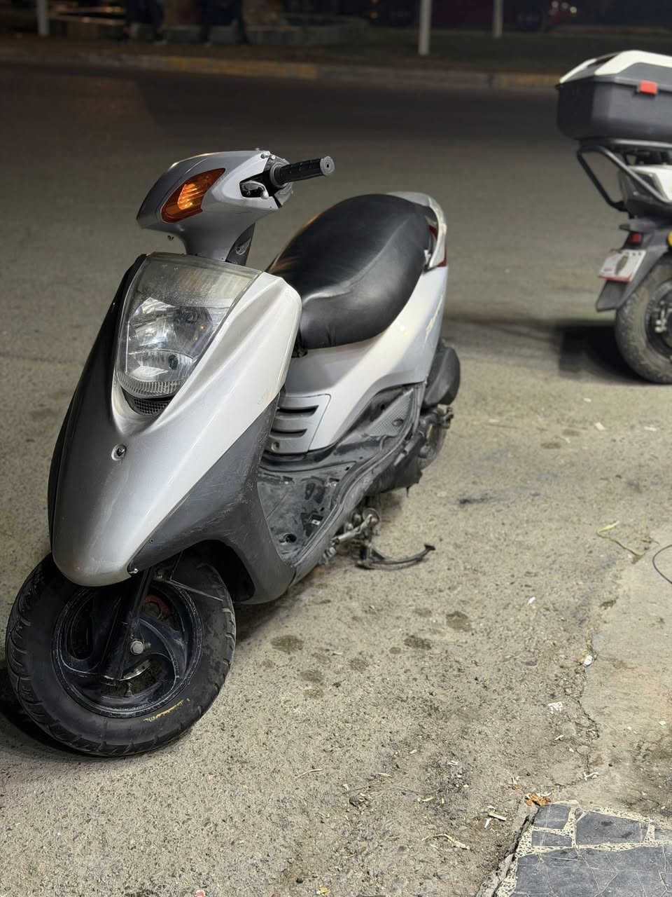 السلام عليكم 
دراجه ابريز (للبيع )
الدراجه ونضيفه ومثل ماشوفون بعيونكم اي نقص مابيها للاستفسار *********** واتساب موجود(  العنون _القاهره )( السعر 650 الف )وبيك خير وتدلل
