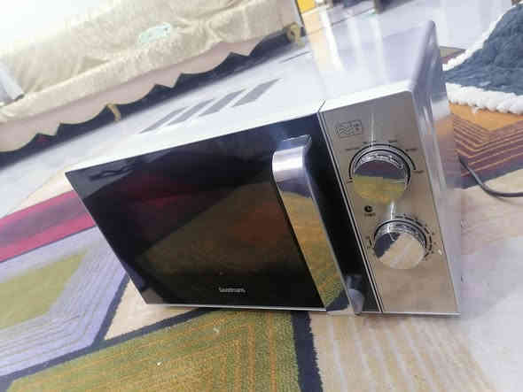 مايكرويف شغال جديد لوك كسر كارتون ماركة گودمان
ماركة گودمان
ستانلس ستيل 20 لتر
700 واط
30 دقيقة تايمر
6 باور ستنك
السعر 70 الف وبالعافية
*********** وتساب الحجز
