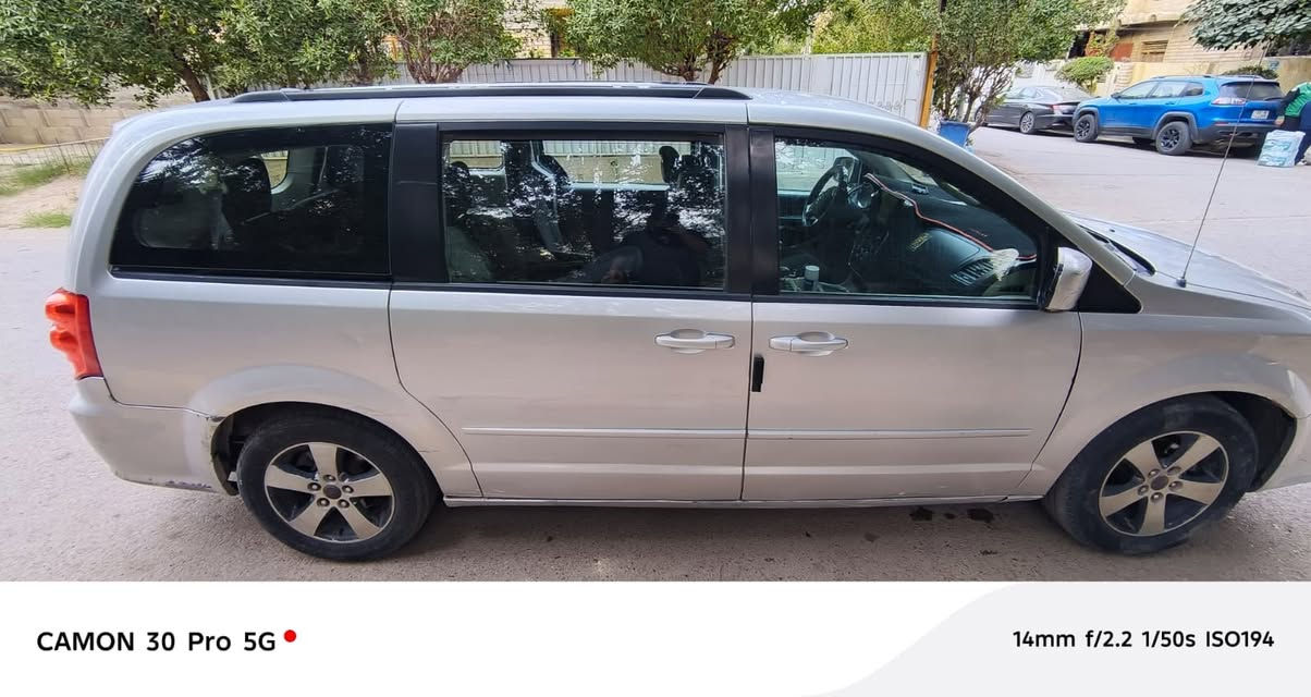 السلام عليكم دوج كرفان موديل 2012 فول مواصفات شواصي مكفولة السيارة جاهزة من كل النواحي صدر محرك تبريد كير بيه صبغ تقريبا حزام وشوية من القمارة بيه سونار جديد رقم بغداد الجديد سعره 105 مكاني شارع فلسطين قرب ساحة بيروت ھ*********** بي وتس
