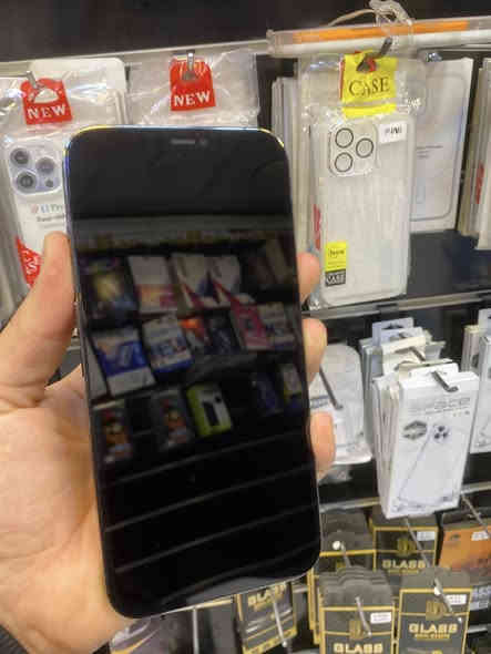 سلام عليكم ايفون ١٢برو ماكس 
ذاكره ٢٥٦👌
بطاريه٩١❤️👍
جهاز كله شغال نت صوت اتصال اي خلل مابيه كفاله فقط مبدل شاشه نوعيه حلوه   واحد عً واحد نضافه شاصي بلجيس الجهاز مكاني بغداد مدينه صدر سعر٣٧٥ قفل شراي اتصل 
***********مركز نور للموبايل شراي اتصل
