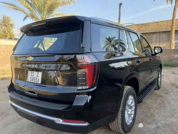 تاهو موديل 2025 خليجي ضمان وكالة المنصور سيارة كفالة عامة من زلغ  من جميع النواحي  كير مكينة شرط فحص بعدها بضمان الشركة وكلها مجاني كافة الامور 
رقم#بغدادباسمي تحويل ثاني يوم 
السيارة بدون دبل كود (كفاله )
عداد المسافة 3 الاف ( زيرو)
المواصفات 
5كامرات
كامرة دوارة 
لون اسود ملكي 
حجم المحرك V8 5.3L
مرتبط بناقل حركة أوتو 10 نمر
رادار + تحديد مسار + مانع تصادم + نقطه عمياء مفتاح التشغيل بصمة
4 باب بصمة
تشغيل عن بعد 
دفع خلفي RWD 
اريل نفكيتر 
حساسات أمامية 
حساسات خلفية 
لايت زينون + LED
بك لايت LED 
دخول بصمة ذكي 
ويل كب 18
حساسات ضغط الاطارات 
اشارة في المرايا الجانبية 
تعليق لمس
هاند بريك كهرباء 
دشبول شاشة ديجيتال متصل
شاشة جبيرة حجم 17 + Apple Car play
شفتات مقود 
مثبت السرعة Cruise 
المودات والاوامر الصوتية 
مخرج منفذ الطاقة 
3 قطع تبريد
حركة المقاعد الأمامية كهرباء
ثلاجة 
تبريد لمس مناخين منفصلين 
3 قطع تبريد 
أوضاع القيادة Drive Mode 
أوتو هولد Auto Hold 
نظام مانع الانزلاق 
نظام نزول المنحدرات 
نظام تحديد المسار
نظام اطفاء وتشغيل المحرك التلقائي
تطعيم الدواخل ألمنيوم
مكان سيارة بغداد الرصافة 
جديدة وبل عافية ع ياخذها 

مكان سيارة كربلاء 
*********** 
سعرها  (620)
