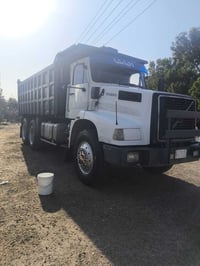 فالفو تمساح موديل 93 سياره كفاله عامه منضومه تبريد حداديه جديده مكينه ...