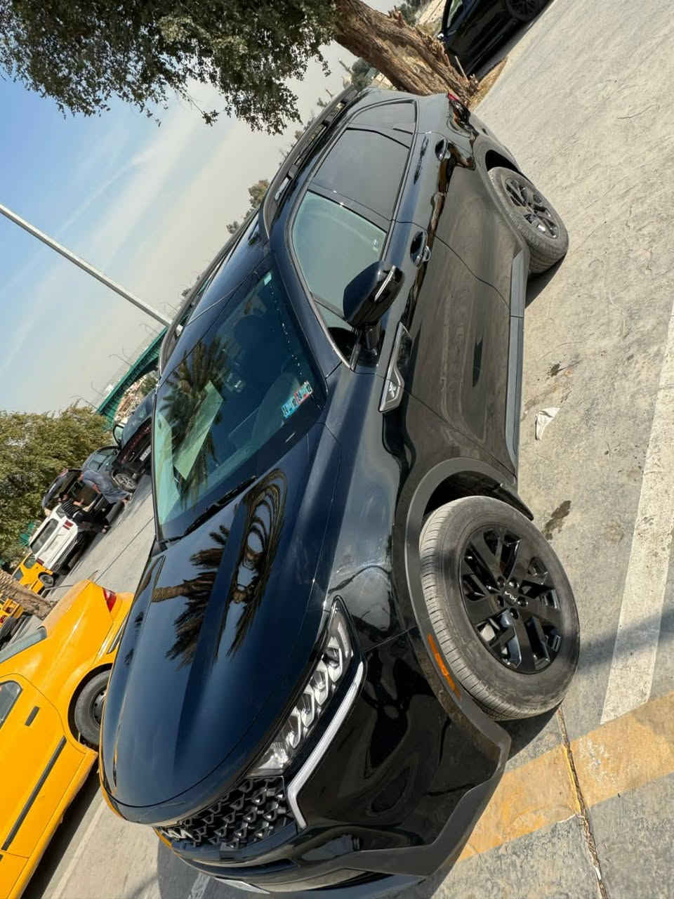 بيع مستعجل او مراوس  سورنتو 2023 x-Lineفول عدا البانوراما
مرقم جاهز (رقم بغداد )
كيا سورينتو X-Line 2023 دخول 
٧ راكب  ماشية ١١ كم
محرك ٤ سلندر ٢٥٠٠
بصمة تشغيل عن بعد 
داخل جلد  حساسات  أمامي  خلفي
شحن واير ليس 
اشاير بالمري 
شاشة  كبيرة لمس 
تبريد  قطعتين 
داخل جلد 
تدفئة كشنات 
نظام حفظ المسار  وبعد هواي مواصفات 
صور الحادث موجودة بالمنشور 
السعر  235
موبايل .***********  ابو طيبة / الكاظمية
