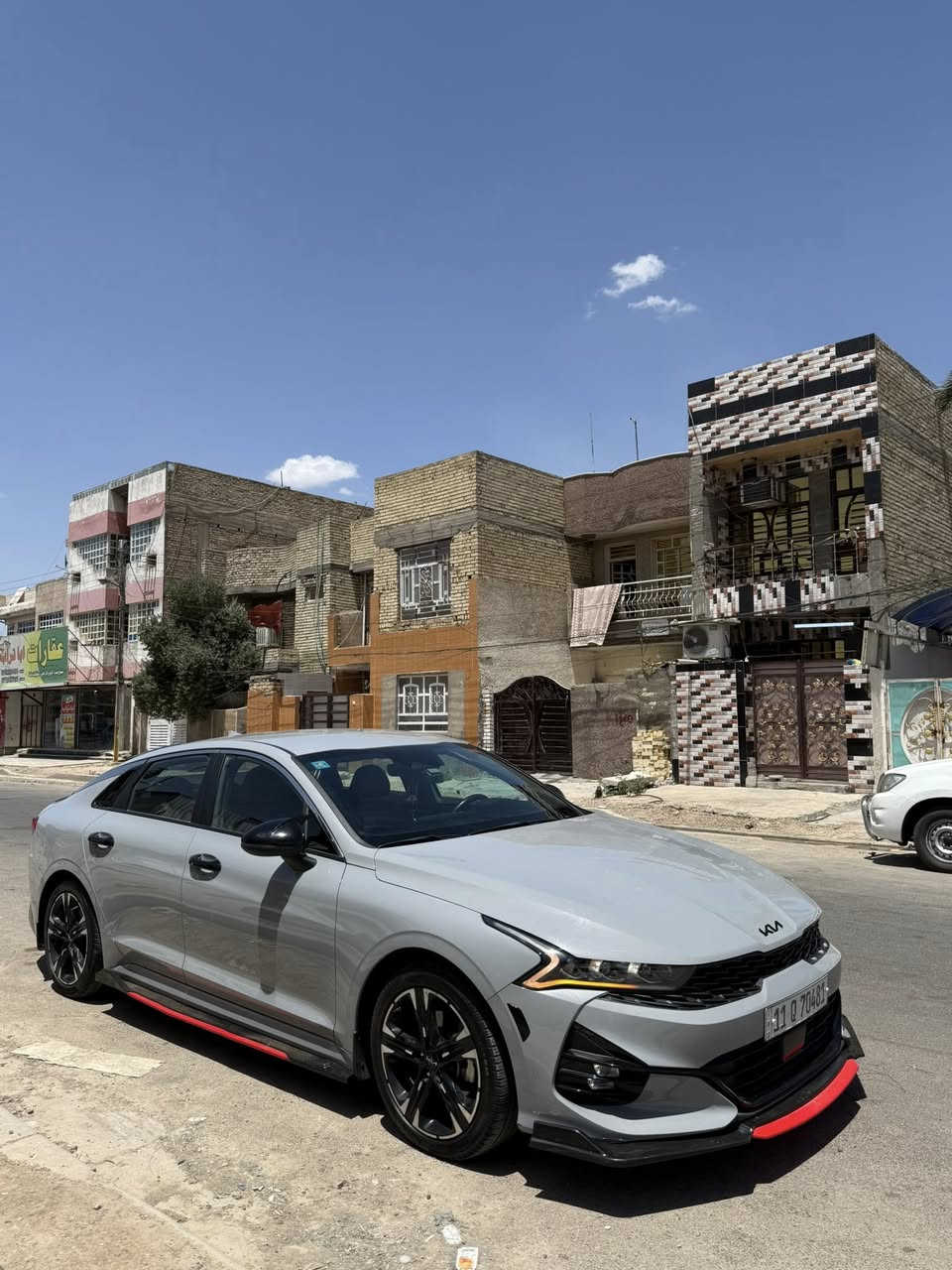 سلام عليكم
K5 2024 جي تي لاين 
ماشيه 39 الف كيلو 
حادثها خفيف جاملغ خلفي
مواصفات 
كشنات جلد رياضي احمر
لد متكامل داخل الغرفه 
بصمه دخول ذكي
كشنات تدفئه 
لايت امامي ذكي عالي وناصي Auto 
شاشه متصله حجم 12.3 
شحن هاتف لاسلكي 
ابل كار بلي اندرويد اوتو لاسلكي 
ستيرن رياضي حرف D
هاند بريك بصمه
تشغيل عن بعد 
مثبت سرعه 
نضام ABS
مانع انزلاق حساس أطارات 
اطارات تخم جديد
بك لايت ليد
كامره 
شاشه اعطال 
رادارات جانبيه 
رادار امامي وخلفي
مراقبة النقطة العمياء
رادار الخطوط البيضاء 
اشاير بالمري 
كشنات جلد ماروني
مقعد امامي كهرباء 
نضام قياده أيكو + سبورت +سمارت +نورمال
بلوتوث + aux + usb + type-c 
فول تحكم ستيرن
كير أوتو + عادي
اوتو بريك  
‏ ‏الخريطة
توقف ذاتي عند الرجوع
صندوك بصمه
‏AUTO HOLD
نظام الملاحة
مصابيح خلفية LED
مصابيح ضباب LED
السياره وارد امريكي 
خاليه من اي نقص
سياقه ذاتيه 
رقم شاصيها 5xxg64j23rg253362
السياره عليها اضافات رياضيه
سكوبات ولحايه اماميه ودوسات ومري 
***********
السياره بأسمي عنواني بغداد البنوك
السعر 220
