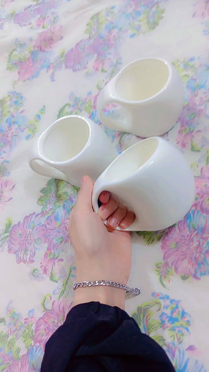 السلام عليكم بنات كوابه رمضانيه مال عصير ببسي مال قهوه الكوب الواحد على الف ونص كلش حلوات ونازكات لي تحب تتواصل وياي على رقم الهاتف 
***********
