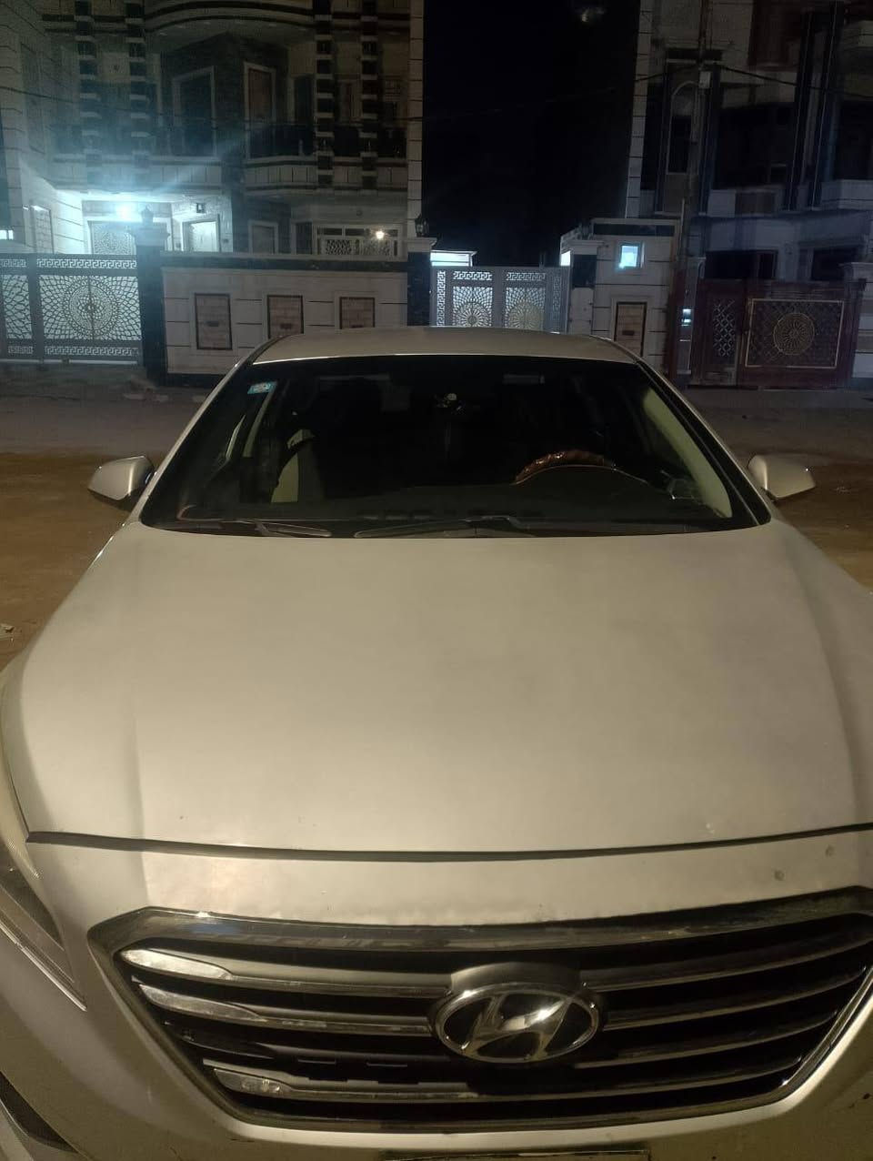 من رخصه صاحب الگروب 
سياره سوناتا للبيع وارد امريكي ضررها فقط بنيد صبغ 
موديل 2015
سعرها 125$ وبيها مجال بسيط 
للاستفسار الرقم ***********
