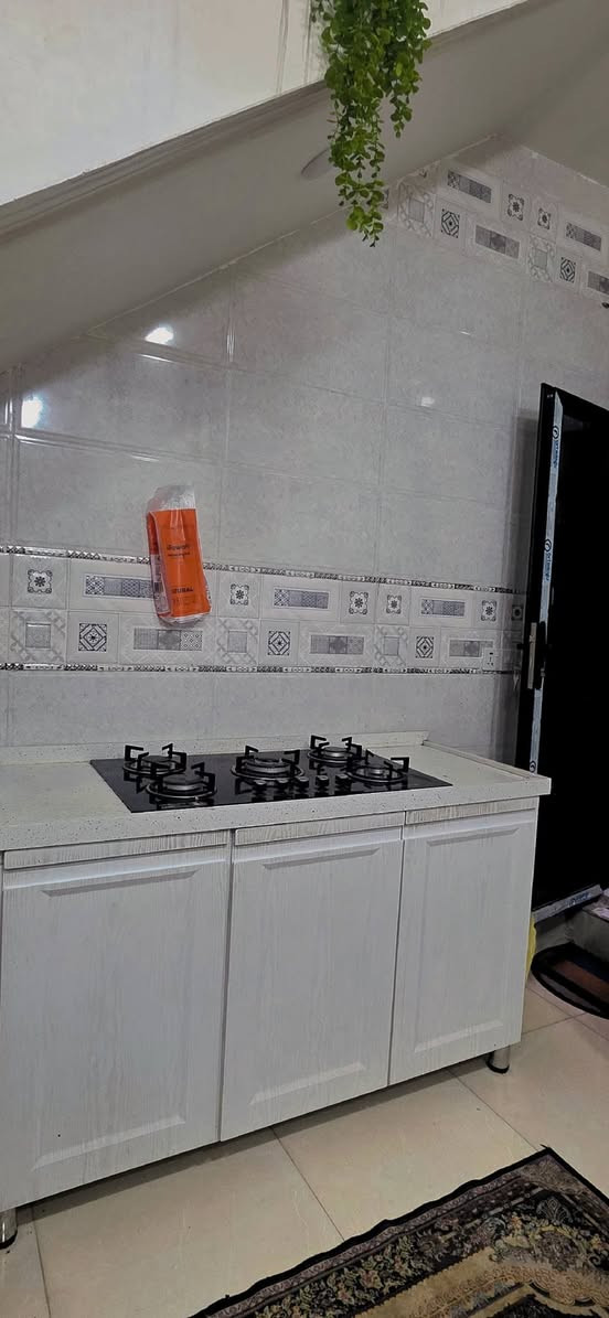 للبيع مكاني الغزاليه نضيفات كلش استعمال اقل الشهر مليون ***********
