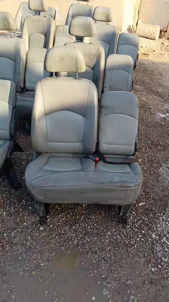 سلام عليكم كشن مزدوج مال كيا سيدونا نضاف كلش شرط كلهن جلد مو قماش السعر الواحد 180وبي مجال الاتصال فقط رقم الهاتف ***********
