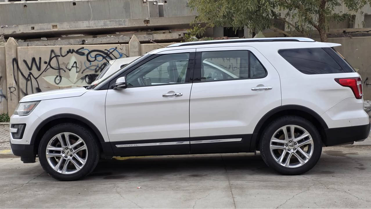 للبيع — فورد اكسبلورر 2016 ليمتد (فول _فول مواصفات — حالة ممتازة) 
• محرك 3.5 لتر V6 — 
• قير أوتوماتيك + دفع امامي _ 2 ويل 
• 7 راكب — 
• تبريد مركزي خلفي + تكييف قوي جداً
• داخلية جلد نظيفة وفخمة
• فتحة سقف بانوراما
• شاشة كبيرة + كاميرا خلفية + كاميرا امامي +حساسات أمامية وخلفية °360 درجة
• تشغيل بصمة + دخول ذكي..
• تبريد وتسخين مقاعد
• مثبت سرعة + تحكم من الستيرن
• نظام صوت _11سماعة SONY ممتاز + بلوتوث + USB
• صندوق خلفي كهربائي
• أنظمة أمان كاملة (وسائد هوائية + مانع انزلاق + ثبات)
صدر امامي و خلفي و تايرات كله جديد سنوية باسمي 
ضرر 2 قطعه جاملغ و باب سكن 
🔧 صيانة حديثة والسيارة جاهزة للاستخدام
🧾 استعمال شخصي ونظيفة جداً
ماشيه: 114 ml (183.000) KM
 
💰 السعر: 18,700 (قابل للتفاوض)[ 187 $ ]
رقم موبايل *********** 
عنوان .ديالى .خانقين 
📞 للتواصل خاص أو اتصال
🔥 سيارة مريحة وقوية وما تحتاج شي خناقين, ديالى
