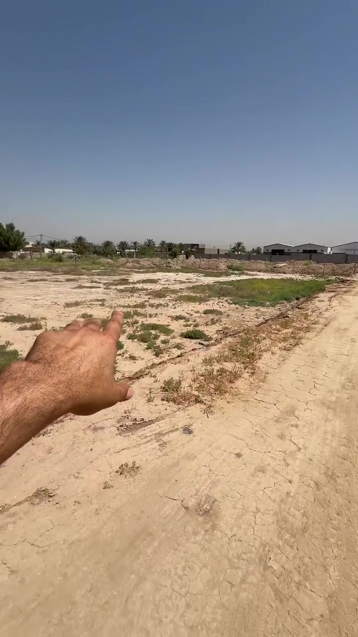 🙏دونم سند ٢٥ بعد تجاريات  مثل ما موضح بالتصوير للبيع 👍
🙏الوجه(٤٦م )  النزال  (٤٥م )  جنس العقار زراعي سند(٢٥) 
👍الخدمات المتوفره   على شارع الرئيسي مال مطار كهرباء وماء أساله 
🛣️ العنوان  واسط الصويره  طريق المطار  يبعد عن مركز المدينه ٣ كيلو تقريبا 🛣️
🙏السعر ١٢٥ مليون🙏
للأستفسار
 مازن 👈***********
ثامر 👈٣٣٦٩٨٦٩٦ ٠٧٧
أو زيارتنا الى المكتب العنوان واسط الصويره قرب جسر الصويره مقابل نزله المستوصف مكتب مازن الزبيدي للعقار🙋‍♂️
#مازن_الزبيدي
