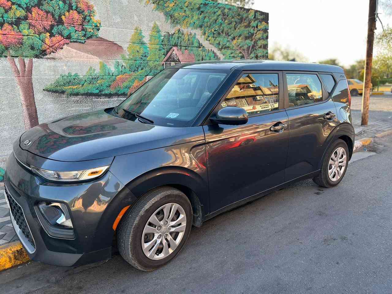 سلام عليكم عندي كية صول البيع مديل 2020 سيارة جديدة نضافة %95  بسمي ورقم بغداد جديد تحويل ثاني يوم  سيارة كلين تبريد ثلج  تخم تأتر جديد مكية وكير كهرباي ماشة 51 وسعر 163 ورقم وستسار ***********
