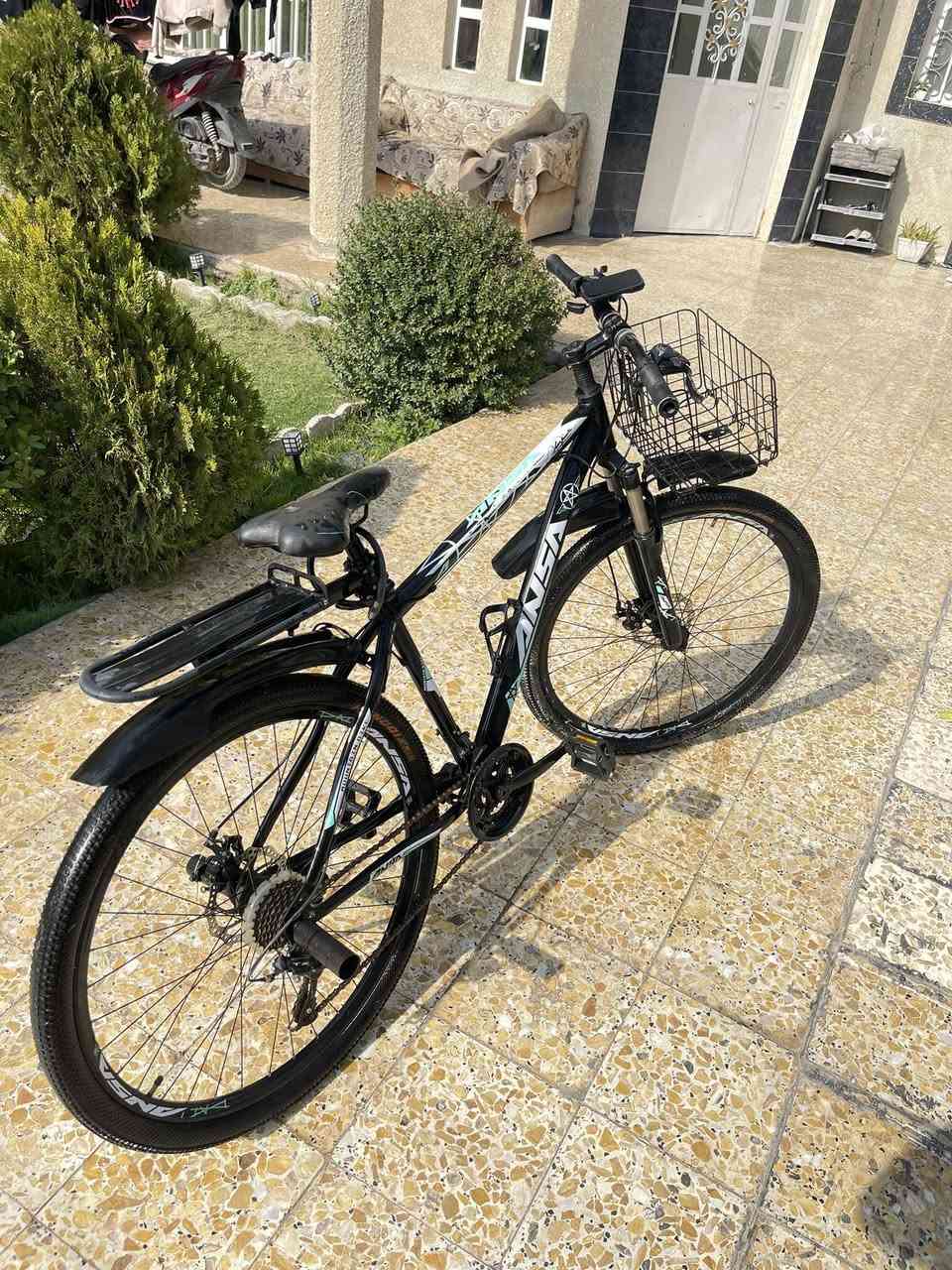 بايسكل ياباني  حجم 29.  جبلي.  سع (( 100 الف )). اتصال *********** مكان شيخ حمد
