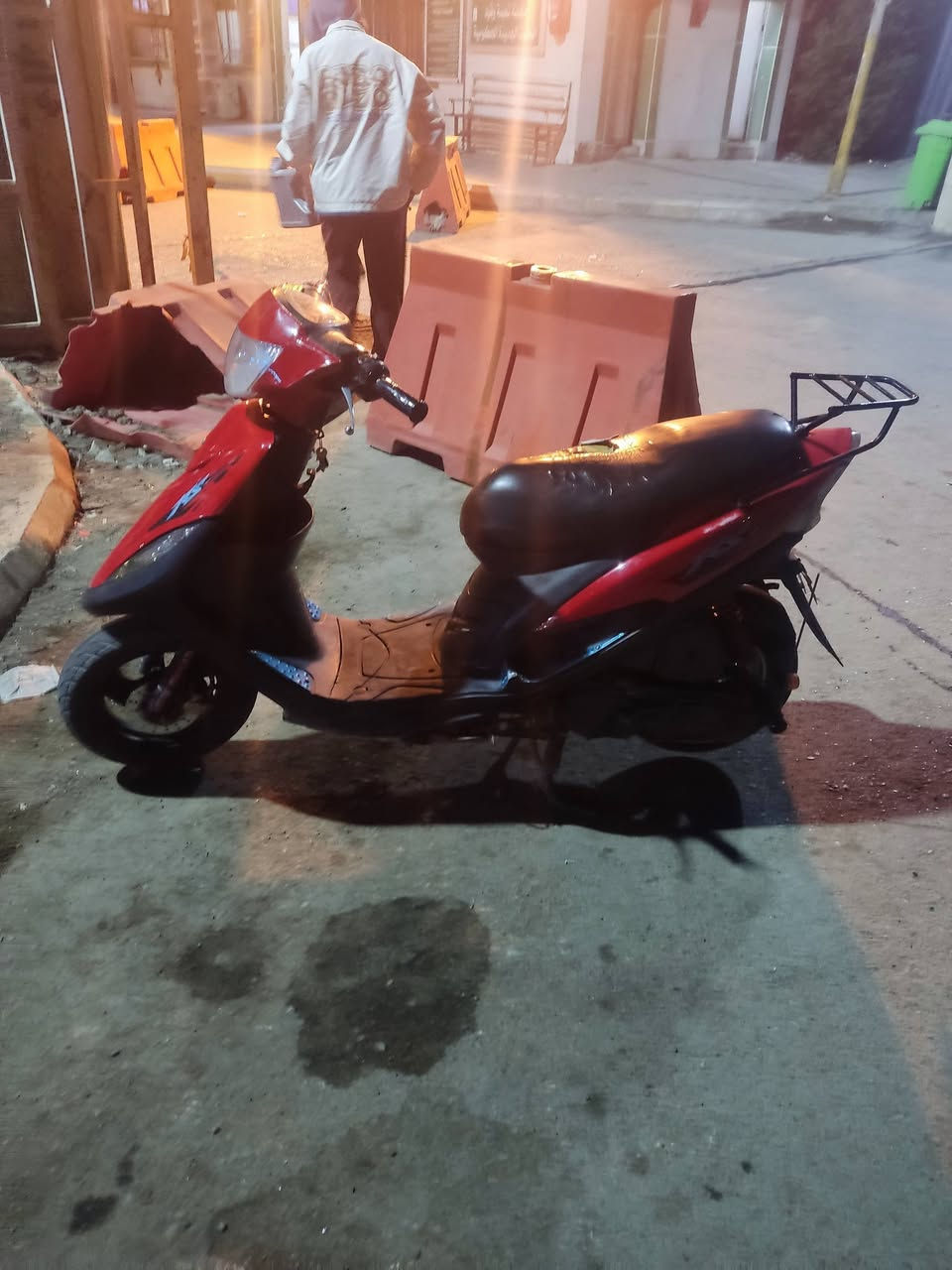 سلام عليكم دراجة ماكس عدله كفاله عامه بلاديه مكينه ما مفتوحه شرد 49كلها شغاله الدراجه سلف لابلادي مالها عوزها بس باتري سعرها 650 وبيها  مجال الشراي مكاني كوت  ***********او خاص
