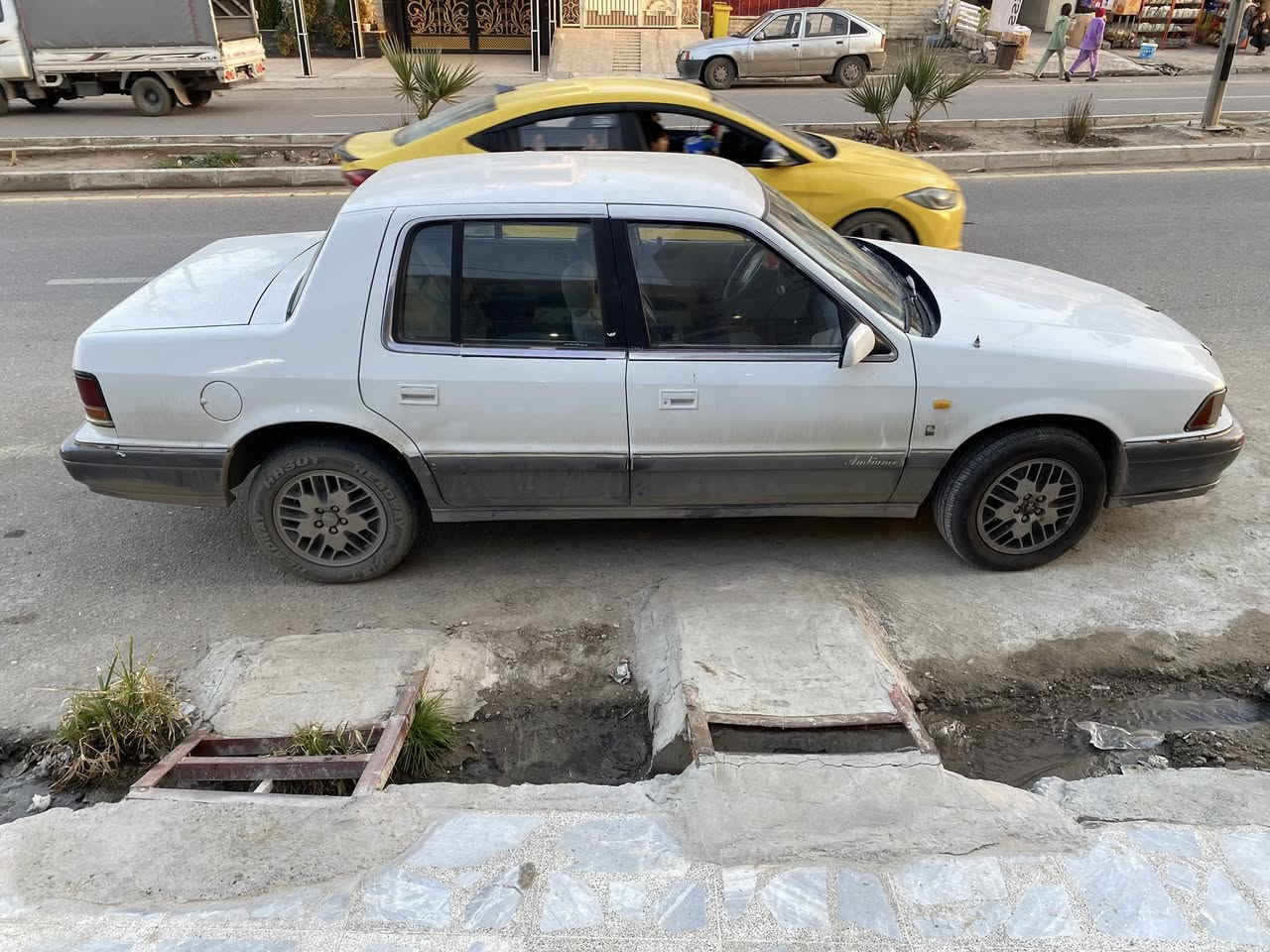 كلايسلر 1991
صبغ عام بدون ضرر 
كابون بانزين 
هزه ورقم جديد 
شرط الوكاله والتحويل 
محرك بي بدايه رخاوه كير شرط 
كير اوتو سياره فول اوتو 
سعرها 22
***********
