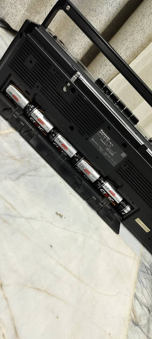 للبيع مسجل ياباني اصلي صوته روععه نضافه 💯 *********** سعر 130  الف.
