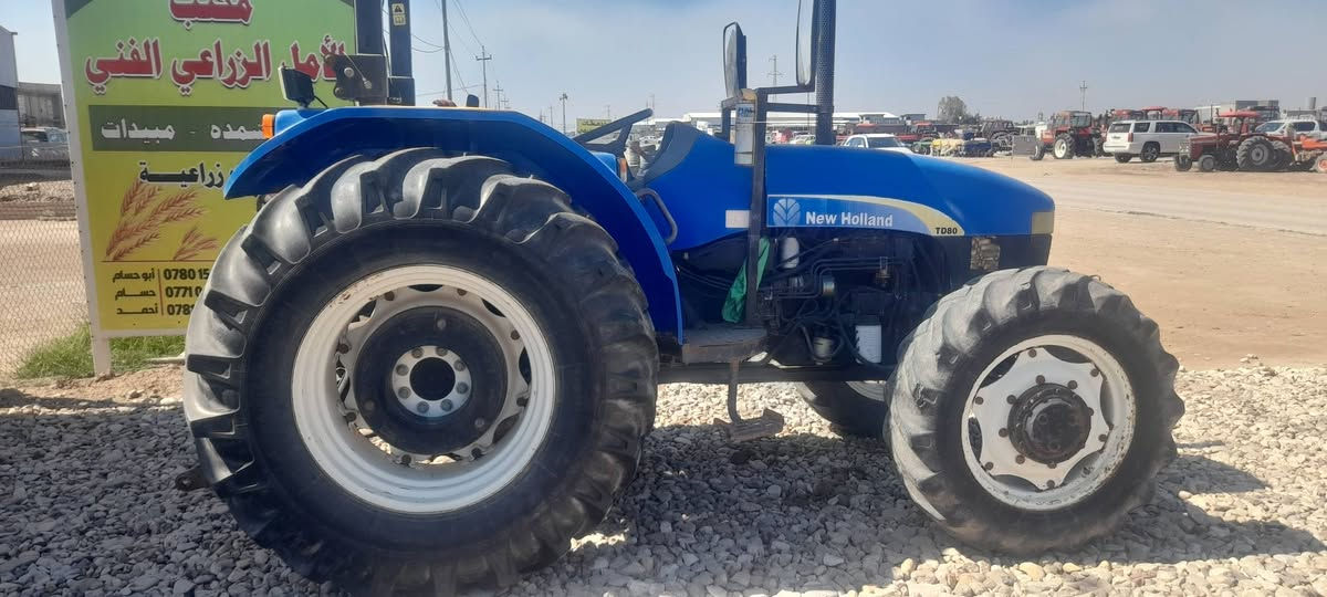 نيوهولند حجم ٨٠ رقم واسط  موديل ٢٠١٣حره تحويل  ثاني يوم   استفسار اكثر اتصال على الرقم  ***********
