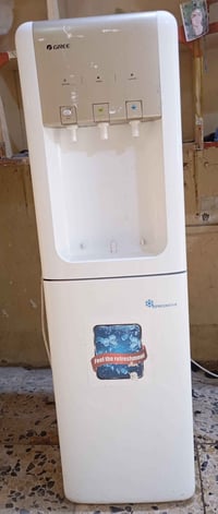 براد ماء نظيف شرط الفحص حار بارد 65وبيه مجال 07732884618