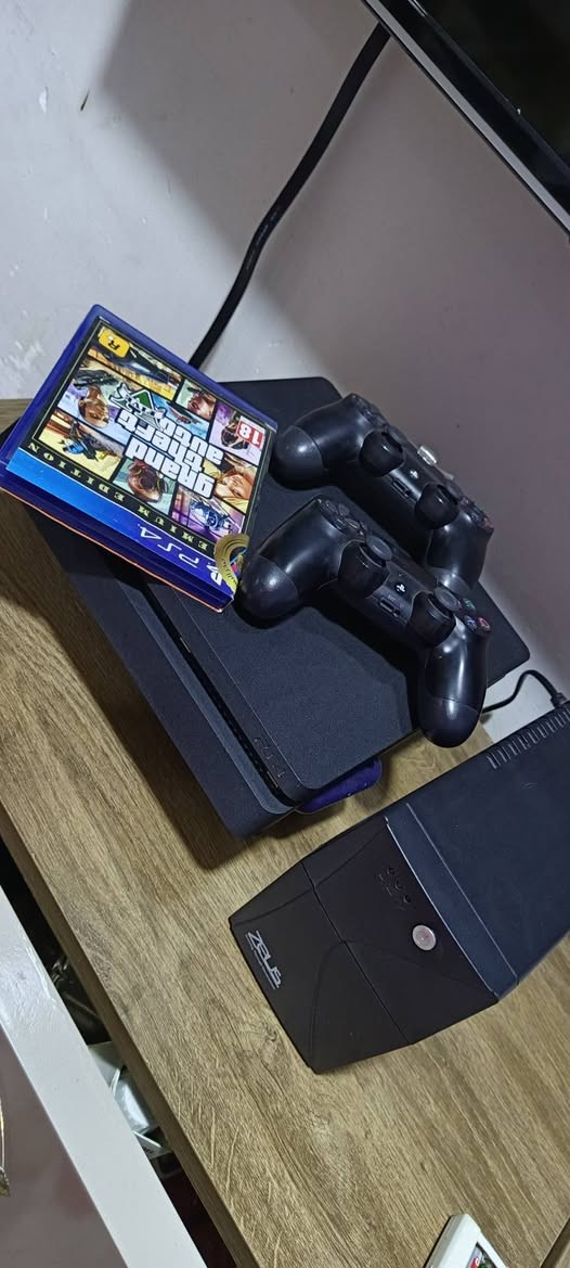 السلام عليكم عندي بلي فور سلم مع جوستكات ثنين وقرص gta و يو بي اس السعر 300 الف


**إذا كنت صاحب هذا الإعلان وتريد حذفه لأي سبب، رجاءا أرسل رسالة إلى الدعم الفني**